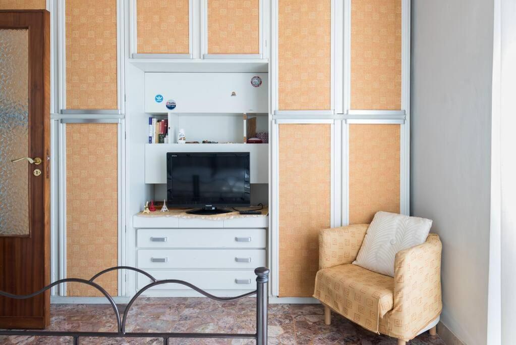 Top Floor Apartment Near Historic Fortino Catania Exterior photo