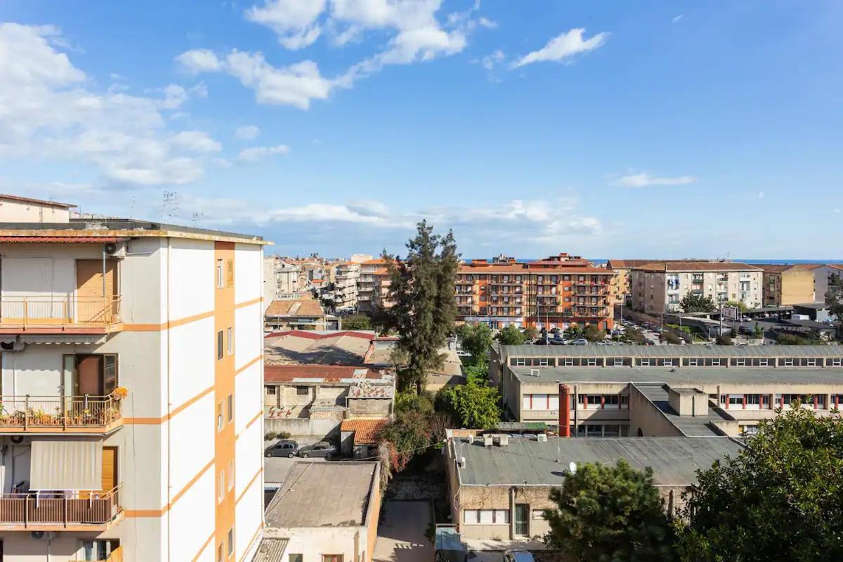 Top Floor Apartment Near Historic Fortino Catania Exterior photo