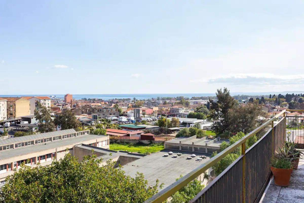 Top Floor Apartment Near Historic Fortino Catania Exterior photo